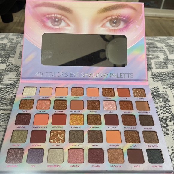 40 Shades! IGOODCO BELLE Eyeshadow Makeup Palette - Picture 1 of 6